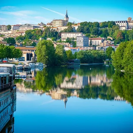Duplex Lumineux Et Cosy Au Coeur D'angouleme *