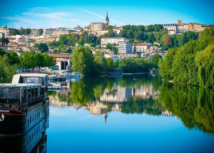 Duplex Lumineux Et Cosy Au Coeur D'angouleme *