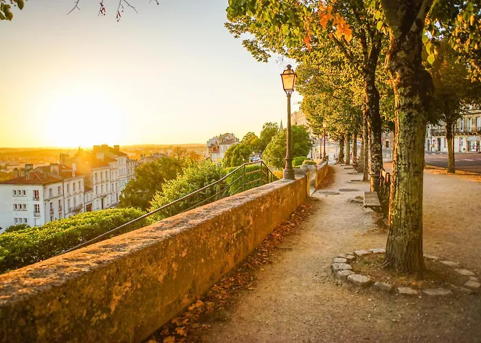 Duplex Lumineux Et Cosy Au Coeur D'angouleme Angoulême